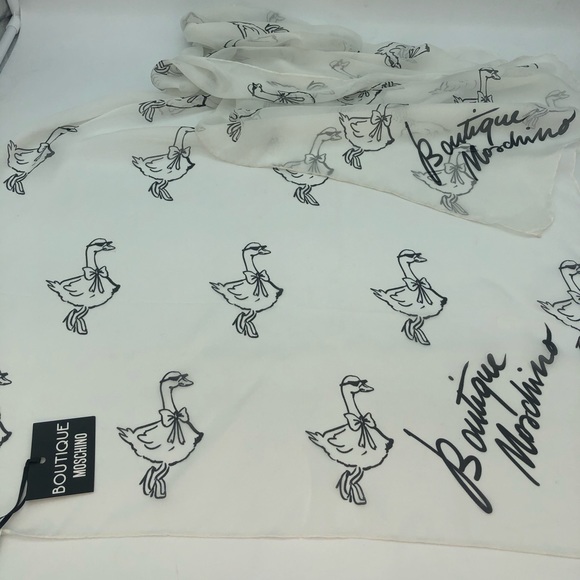 Boutique Moschino XL Scarf - Picture 4 of 4